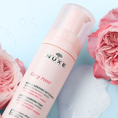 NUXE® Very Rose beruhigender Reinigungsschaum zur sanften Gesichtsreinigung empfindlicher Haut
